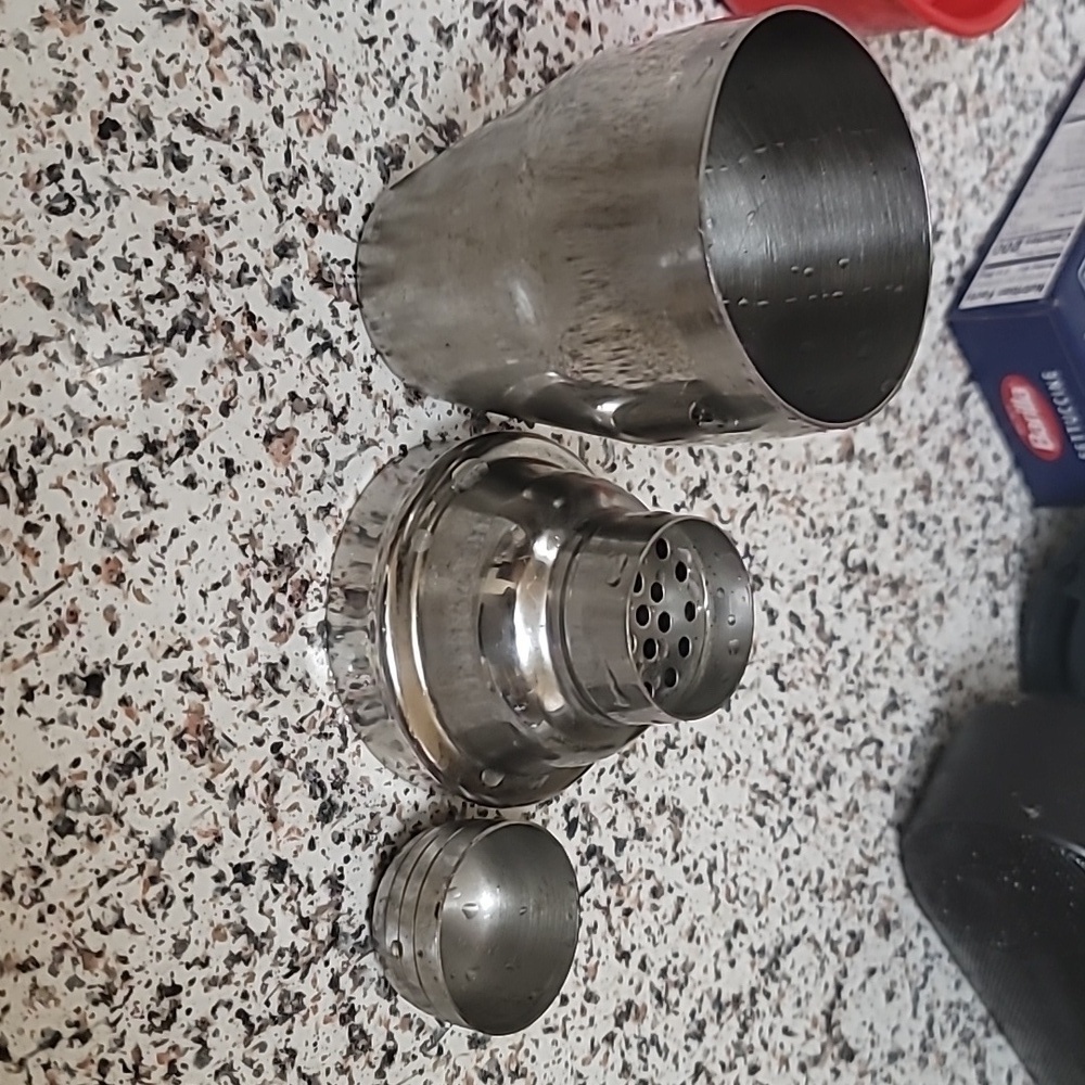 Stainless steel cocktail shaker
